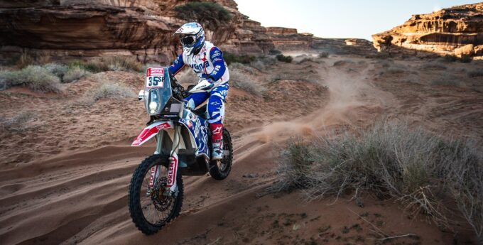 Ricky Brabec wygrywa i powiększa swoje prowadzenie. Maciek Giemza awansuje na 16. miejsce