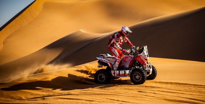 Rafał Sonik wygrywa etap do Haradh. Trzech Polaków w pierwszej dziesiątce