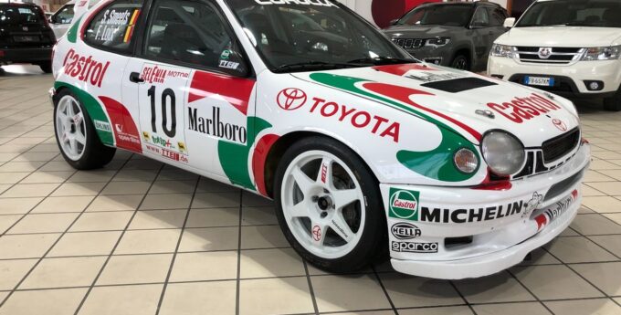 Weźcie moje pieniądze lub nerki. Fabryczna Toyota Corolla WRC na sprzedaż. Jeździł nią Leszek Kuzaj