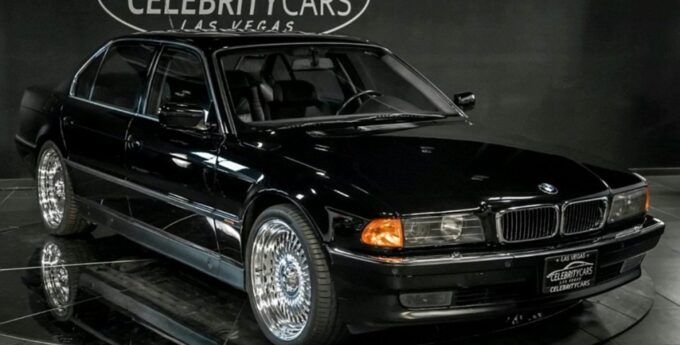 BMW 750iL w którym zamordowano legendarnego rapera Tupaca na sprzedaż za rekordową sumę