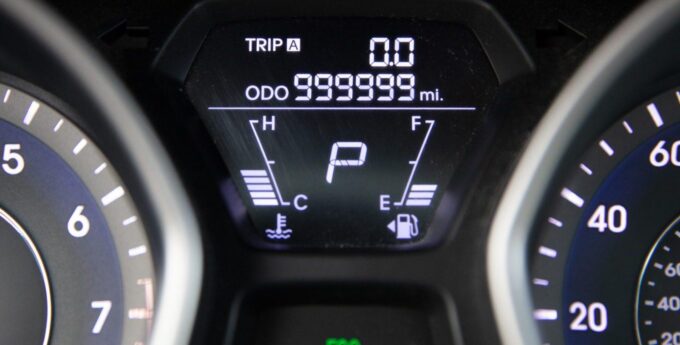 Przebieg to tylko liczba! Zobacz 10 samochodów, które przekroczyły milion kilometrów