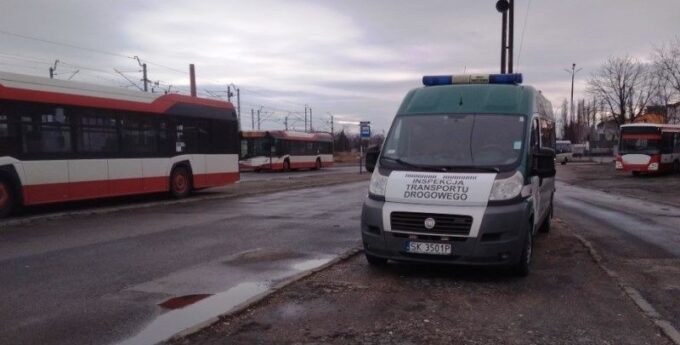 Po jaką cholerę cofać licznik w… miejskim autobusie? Inspektorzy ITD musieli wezwać na miejsce policję