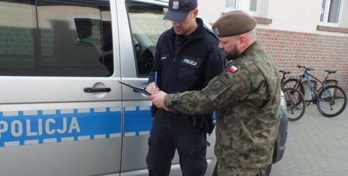 Wojsko w przyszłym roku zamierza zmobilizować auta obywateli. Co to dla nas oznacza?