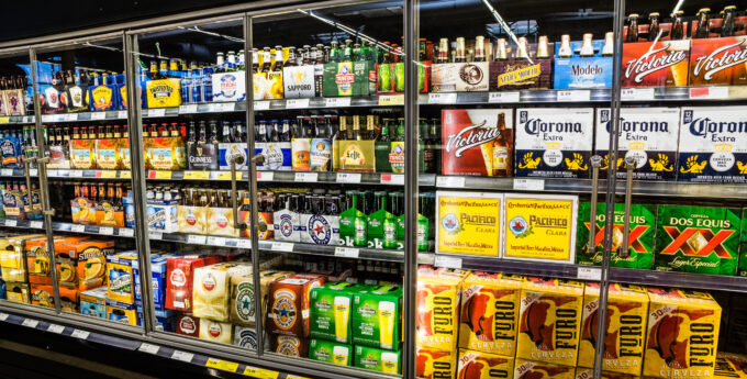 To nie jest prima aprilis. Paliwo w niektórych miejscach już tańsze od piwa