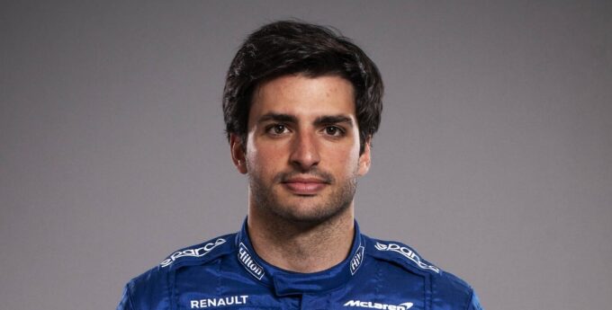 OFICJALNIE: Carlos Sainz nowym kierowcą zespołu Ferrari! Dwuletni kontrakt Hiszpana