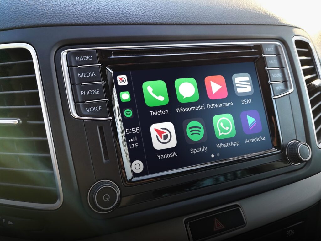 Apple CarPlay nawigacja