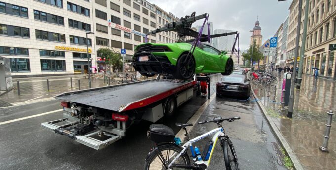 lamborghini-dzban-zielony-samochod