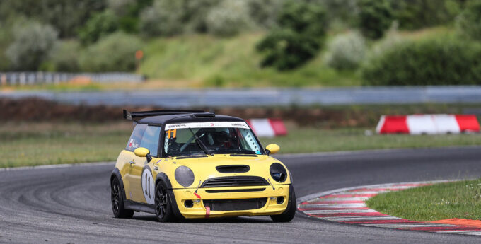 OMM Drive Super S Cup: Bartosz Alejski z pole position. Pięciu zawodników w różnicy sekundy