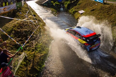 Rajd Rzeszowski: Grzyb, czy Huttunen? Polsko-fińska walka o fotel lidera mistrzostw Polski