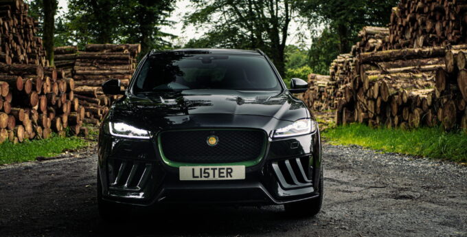 SUV-lister-stealth-jaguar-f-pace-svr-7