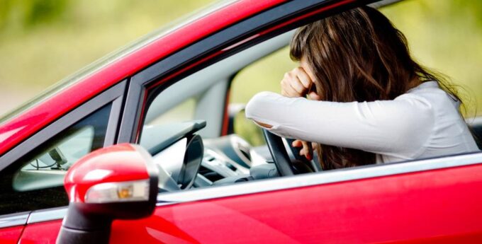 Tych rzeczy pod żadnym pozorem nie zostawiaj w samochodzie! Przez upał mogą wybuchnąć!