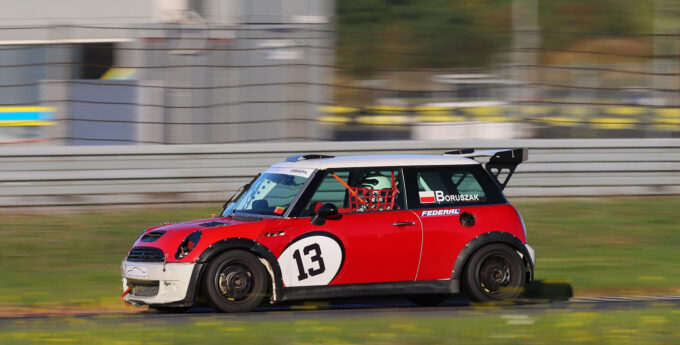 OMM Drive Super S Cup: Lewandowski wygrywa drugi wyścigu weekendu. Alejski i Boruszak z zerowym dorobkiem