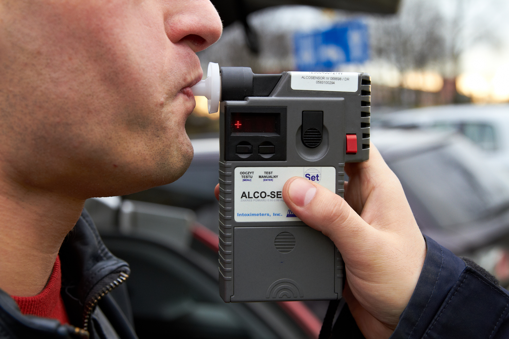 pijany pieszy policja alkomat