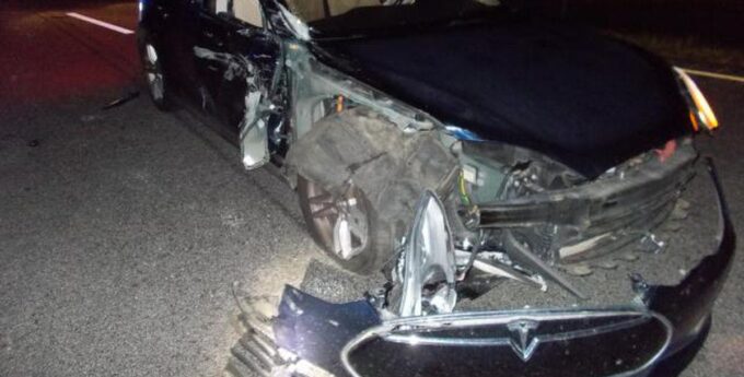 królewicz-tesla-autopilot-wypadek