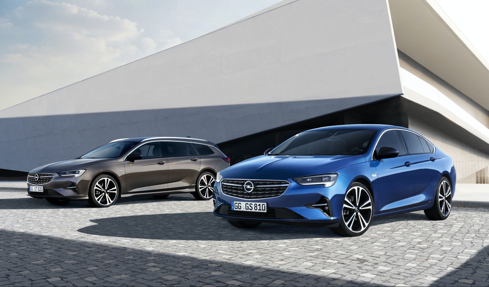 2021-Opel-Insignia-1