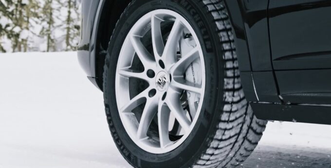 Opona Michelin Pliot Alpin 5 SUV na Porsche