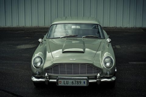 aston-martin-james-bond