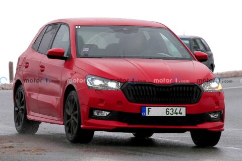 2021-skoda-fabia-spy-photo-2