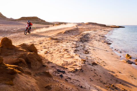 Dakar pochłonął kolejną ofiarę. Zmarł motocyklista