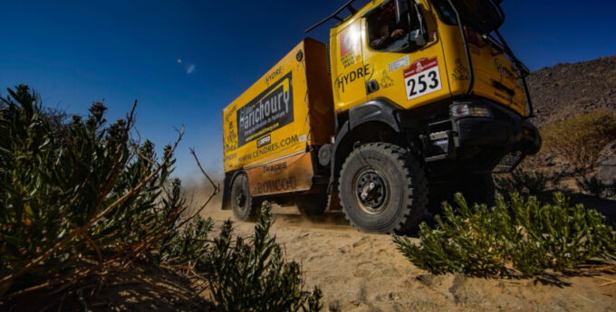 Dakar Classic – Sunhill ucieka rywalom, problemy Skody 130