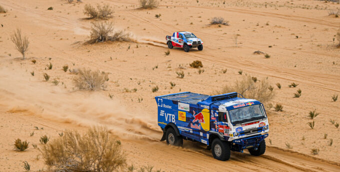 Dakar 2021 – KAMAZ śrubuje rekord. Kolejny rosyjski triplet
