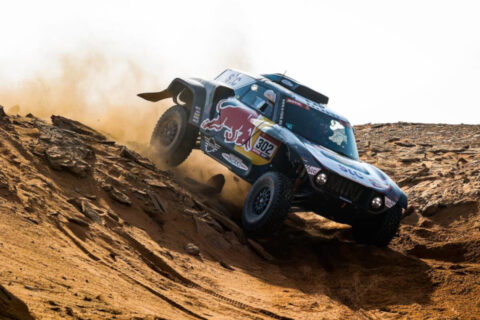 Dakar 2021 – Peterhansel wytrzymał presję