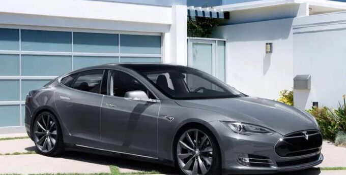 Tesla Model S 2012