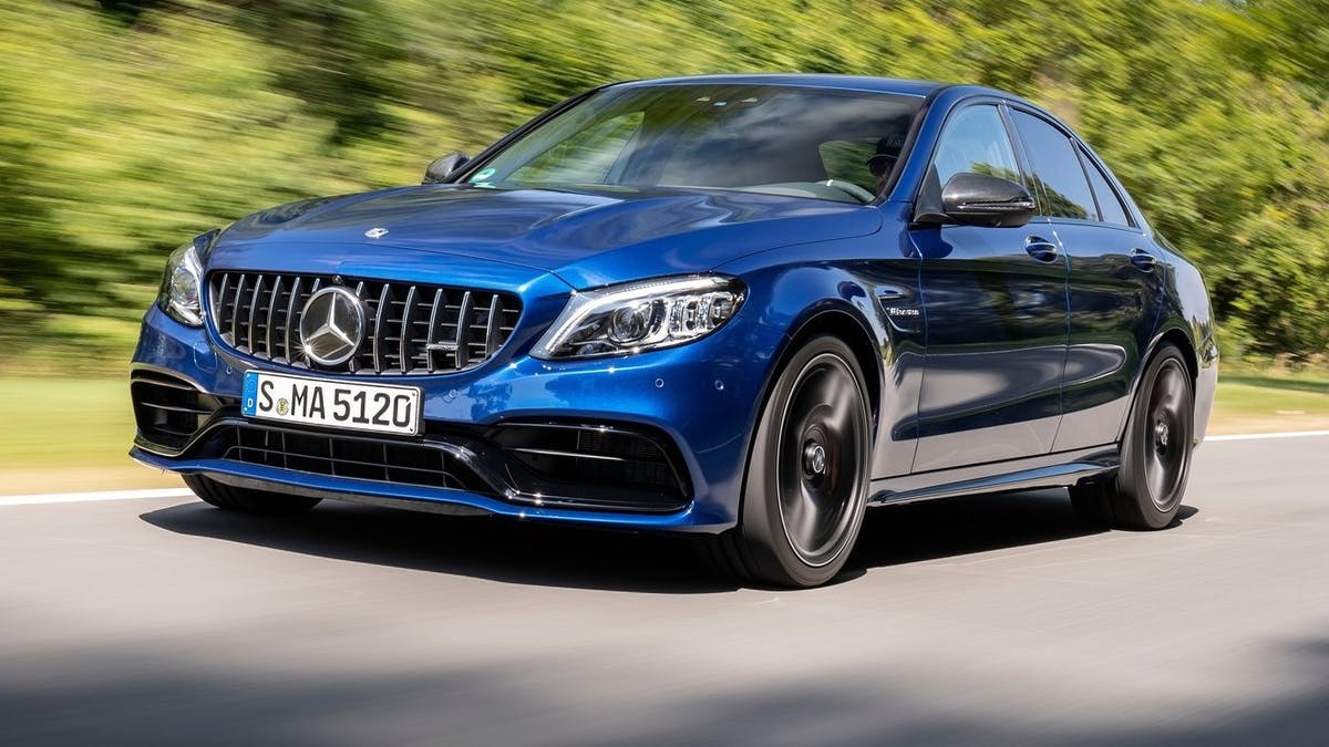 mercedes-c63-amg-silnik-v8