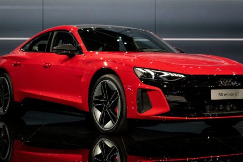 Audi zaprezentowało pionierskiego elektryka, jakiego świat jeszcze nie widział. Wersja RS, Audi e-tron GT to gratka dla entuzjastów sportowej jazdy