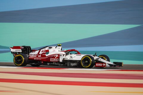 Verstappen dominuje w Bahrajnie. Alfa Romeo Racing w Q2