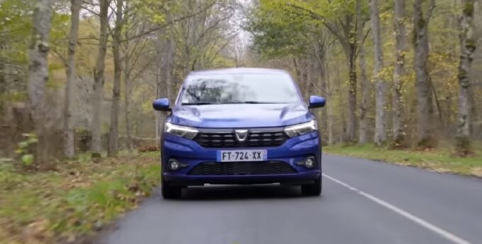 Tylko Dacia tak potrafi! Ten sprytny i darmowy patent da ci funkcjonalny ekran informacyjno-rozrywkowy