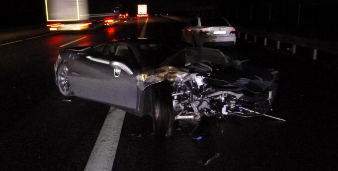 ferrari-rozbil-w-6-godzin