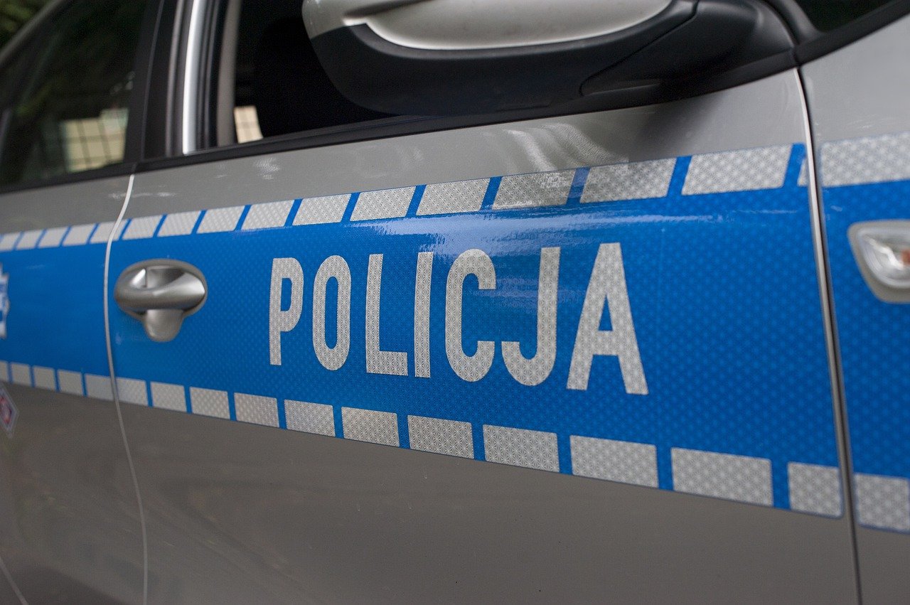 policjant chciał wrobić w mandat kierowcę