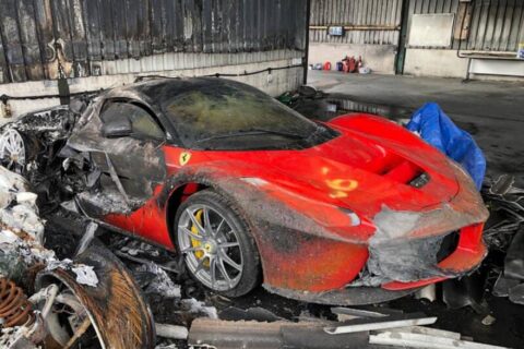 Ferrari -pożar luksusowych samochodow UK2