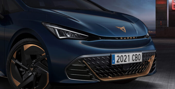 007 CUPRA BORN Aurora Blue low