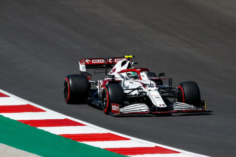 Miał jeździć dla Ferrari, wylądował w elektryku