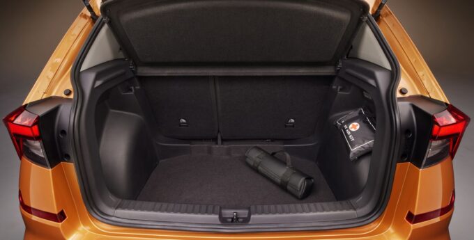 skoda-kushaq-suv-dacia-duster-cena