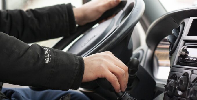 obowiązek mandat autobus zatoczka