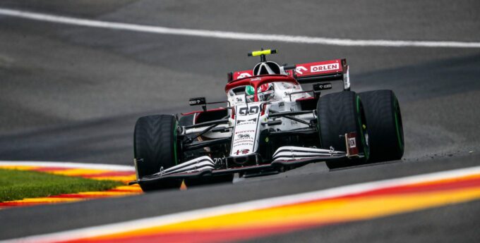 Chcieli hybrydy to mają. Ryzyko porażenia prądem ograniczyło jazdy w F1