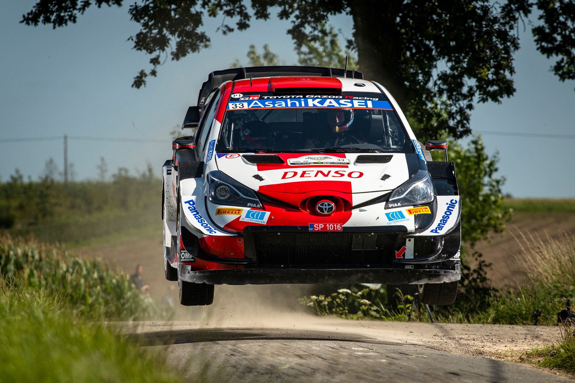 Elfyn Evans awansował do czołowej trójki Rajdu Ypres