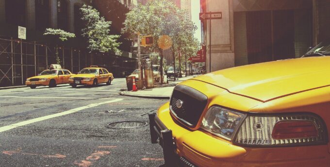 taksówkarz taksówka nowy jork nowojorska żółta taksówka