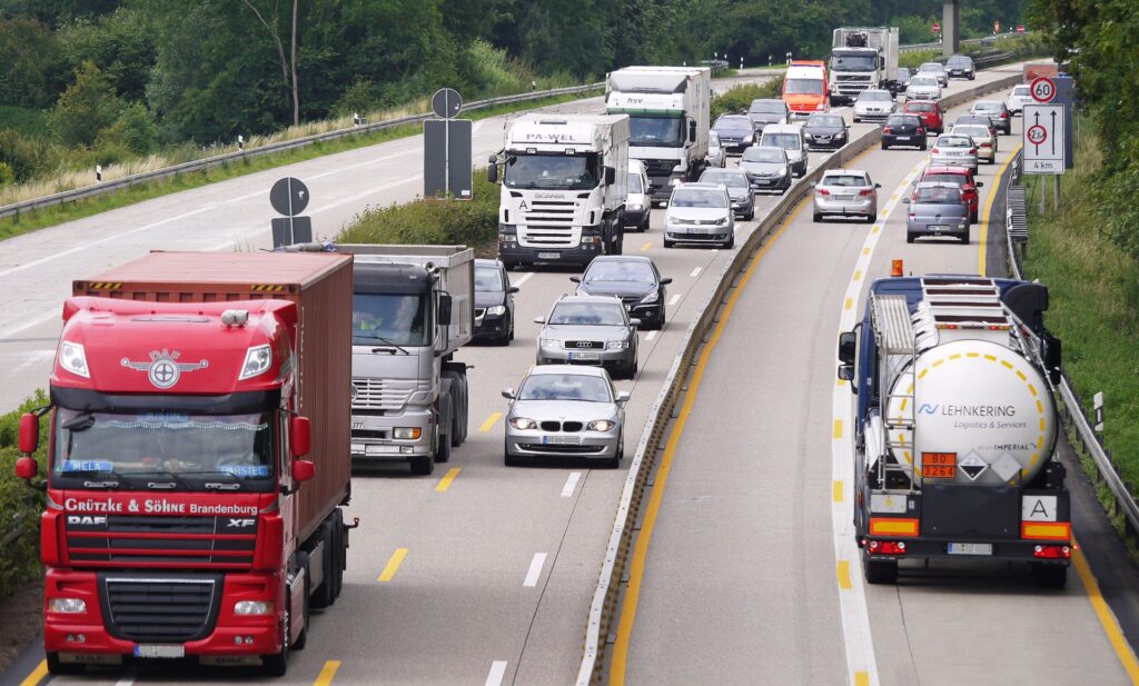 wyprzedzanie tiry ciężarówki zakaz