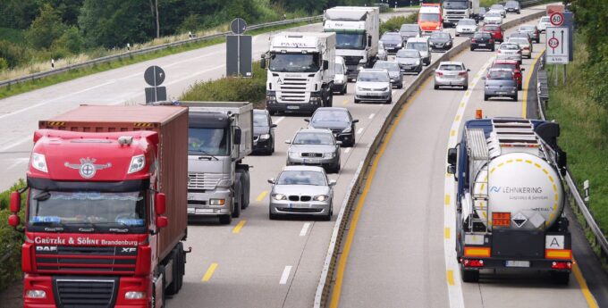 wyprzedzanie tiry ciężarówki zakaz