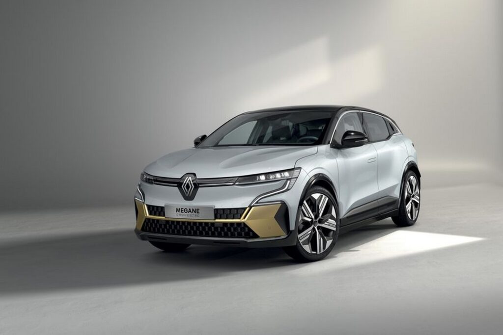 2022-Renault-Megane-E-4