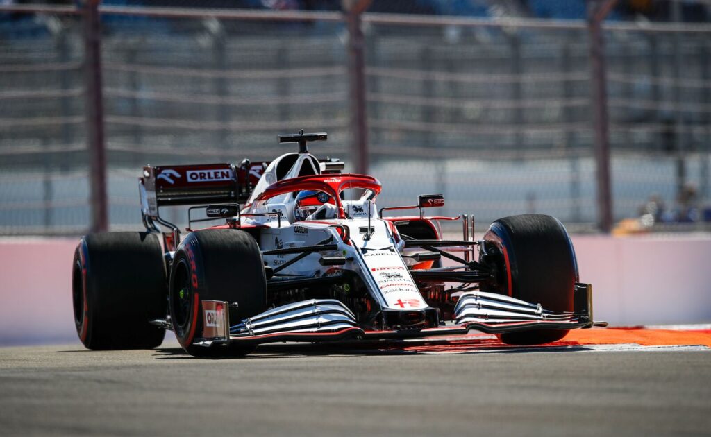 Zakręt numer 8 znowu da się we znaki kierowcom