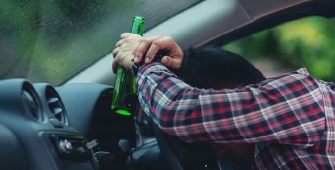 pijani kierowcy stracą auta