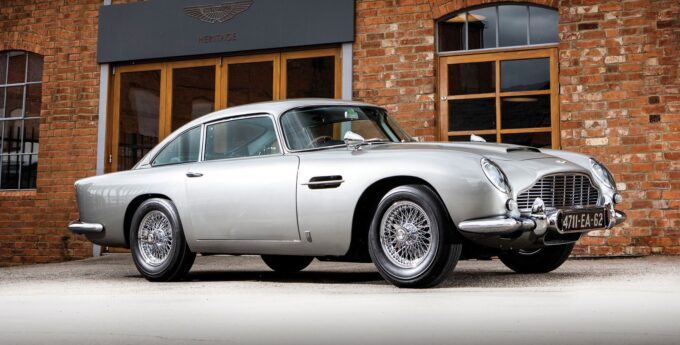 samochód jamesa bonda 007 aston martin db5 dbs