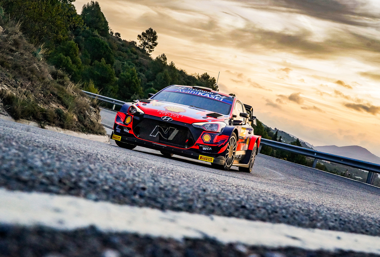 Thierry Neuville liderem Rajdu Katalonii