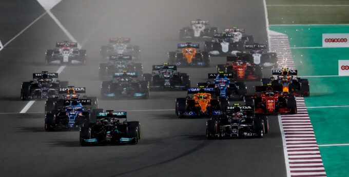 Hamilton mistrzem świata 2021? Liczby nie kłamią