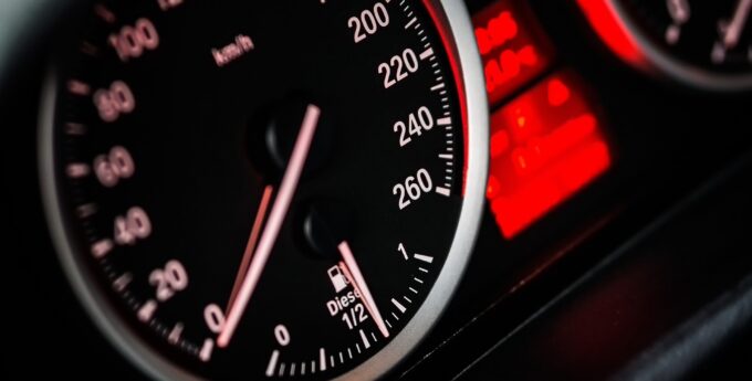 kierowcy kierowca mandat prędkość niemcy polska taryfikator zarobki